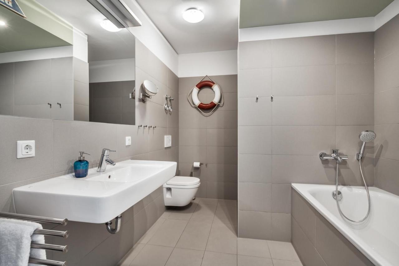 Apartmenthaus Hafenspitze Ap 5 - "Am Yachthafen 5" - Blickrichtung Offenes Meerstrandpromenade Екернферде Екстер'єр фото