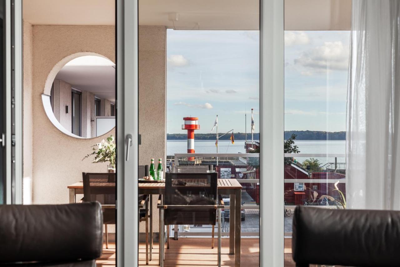 Apartmenthaus Hafenspitze Ap 5 - "Am Yachthafen 5" - Blickrichtung Offenes Meerstrandpromenade Екернферде Екстер'єр фото